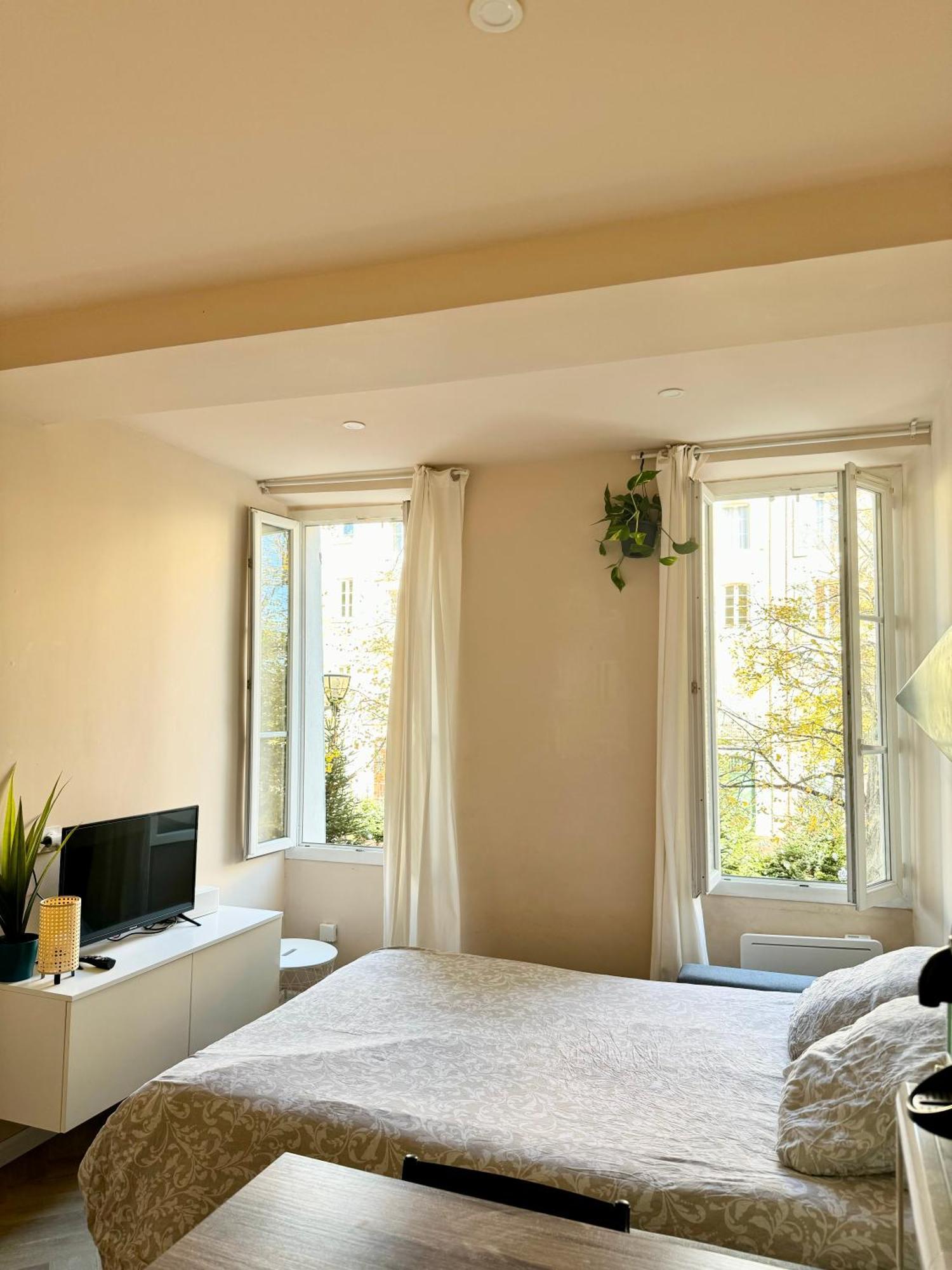 Studio Malibu Central, Lumineux Et Confortable Appartement Hyères Buitenkant foto